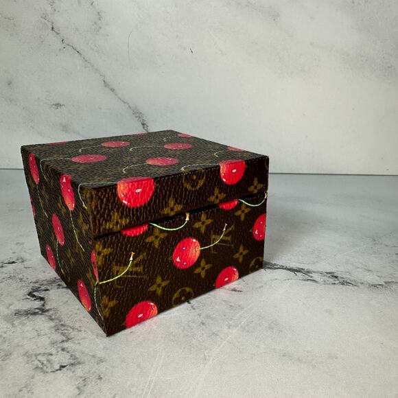 Louis Vuitton Cherry Trunk Case Ring Box Monogram Cerises Mini Vintage Murakami - Picture 4 of 14